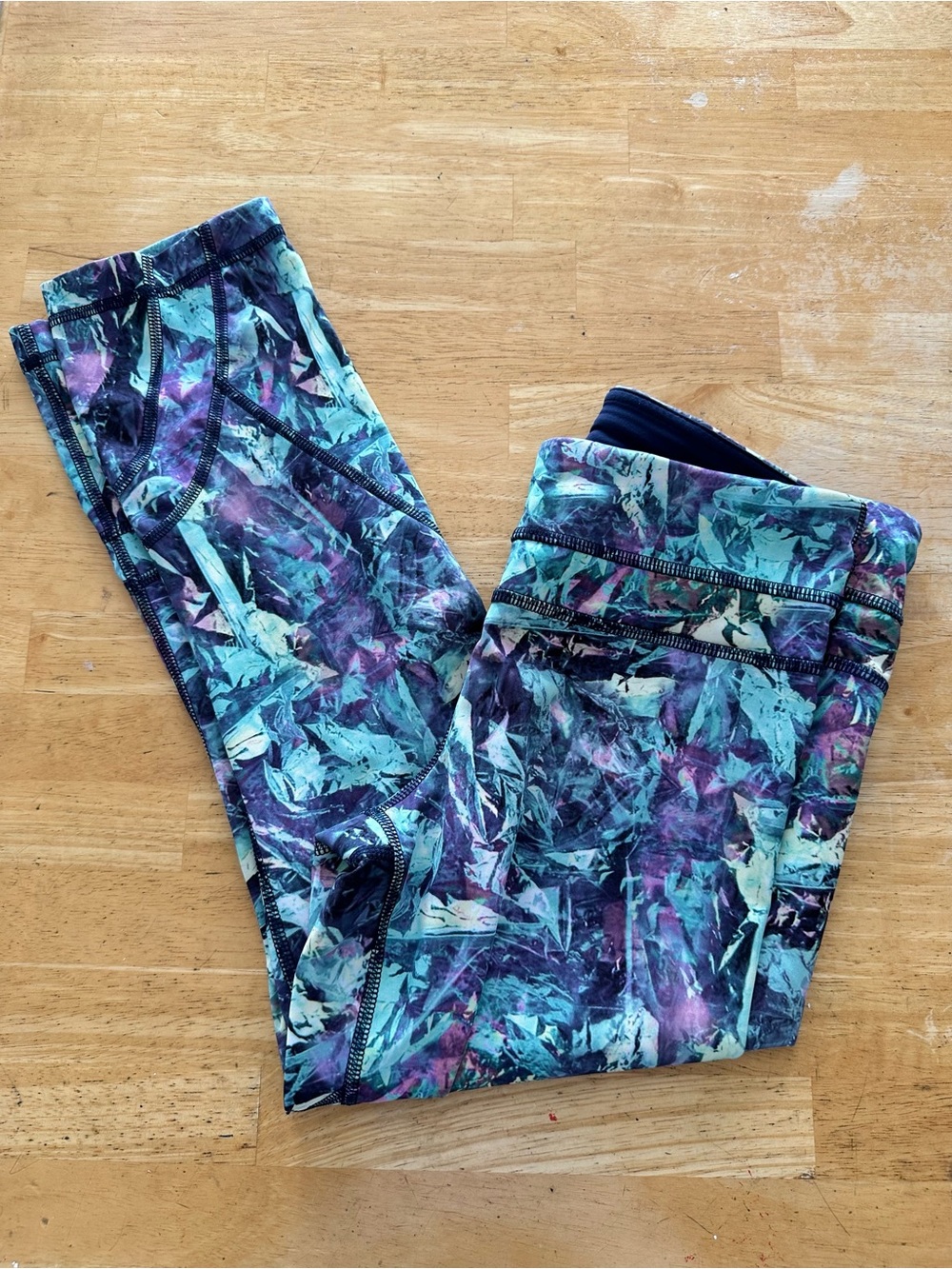 Lululemon leggings size 4